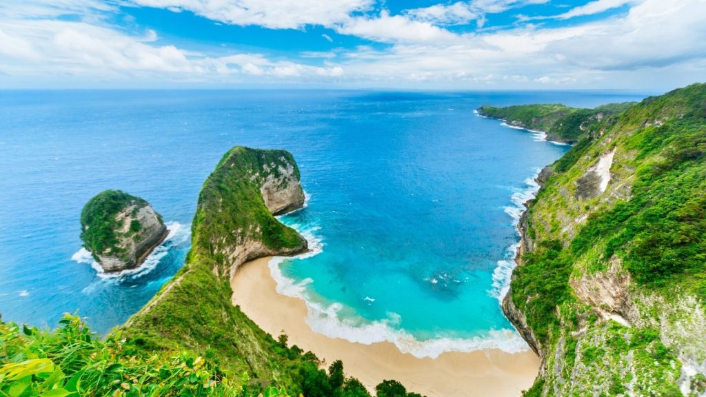Kelingking Beach and dramatic cliffs on Nusa Penida near Bali